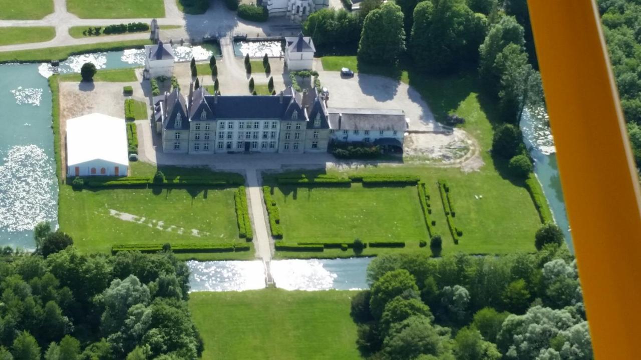 Chateau De Vitry-La-Ville Exterior photo